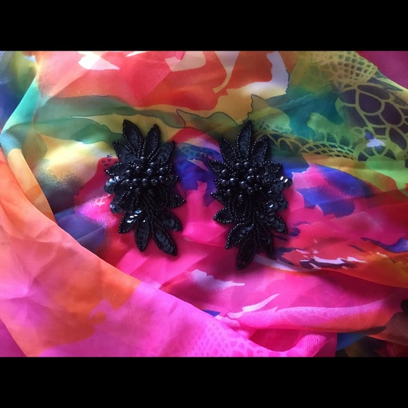 ๐ธ Vtg 80s Black Beaded Clip Earrings Vintage Beads Beading 80โs 1980โs GUC ๐บ - Picture 5 of 10